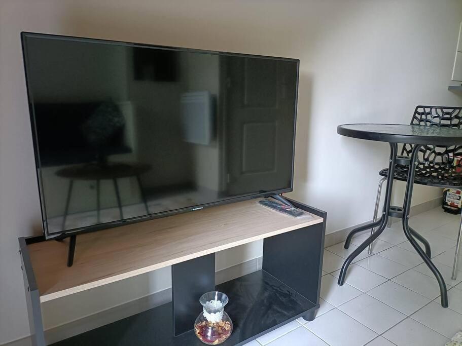 Agreable Et Paisible Studio Franqueville-Saint-Pierre Kültér fotó